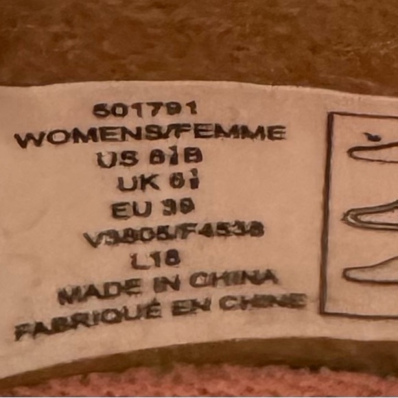 Lands’ End Mary Jane type shoes, size 8 1/2 B, light wear, good condition! - Picture 7 of 7